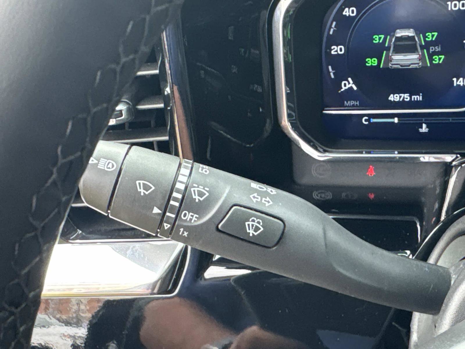 2025 Chevrolet Silverado 1500 LT photo 24