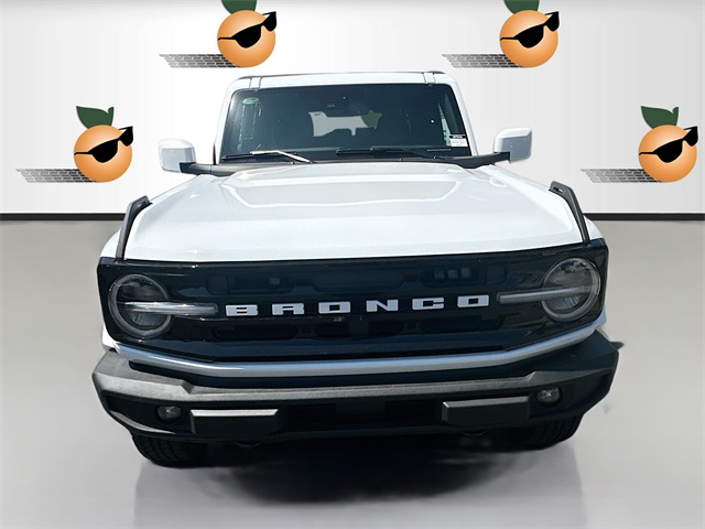 2025 Ford Bronco Outer Banks photo 2