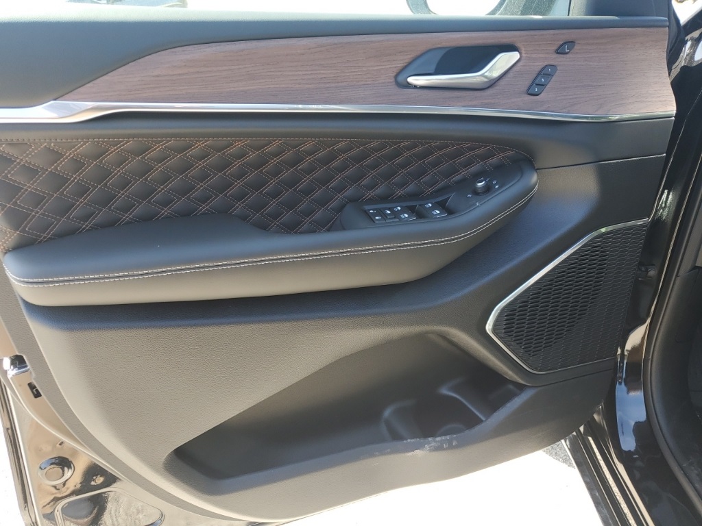 2025 Jeep Grand Cherokee Summit photo 10