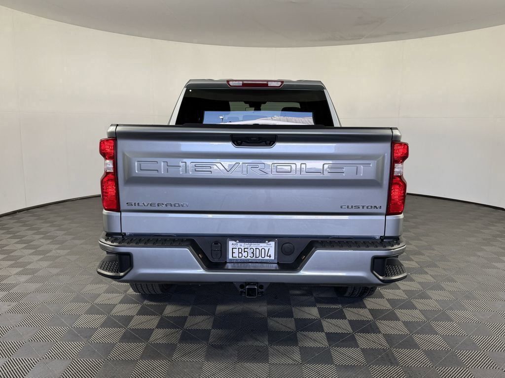 2025 Chevrolet Silverado 1500 Custom photo 4