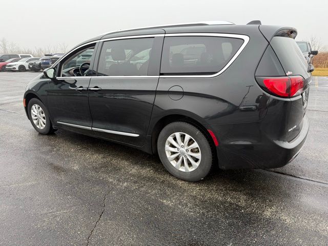 2019 Chrysler Pacifica Touring L photo 4