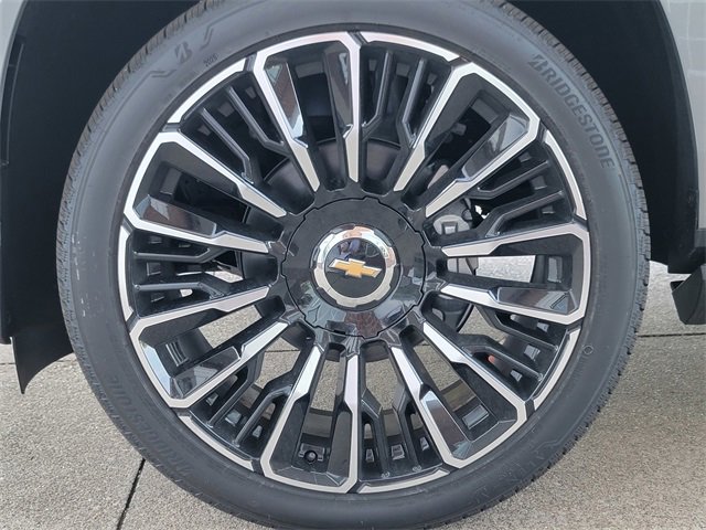 2025 Chevrolet Tahoe High Country photo 9
