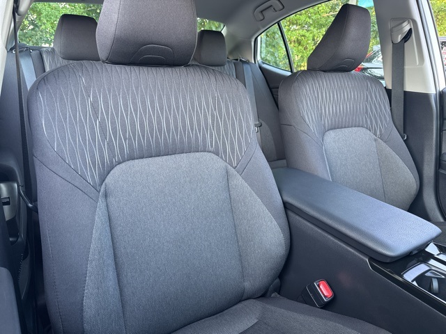 2025 Toyota Camry LE photo 14