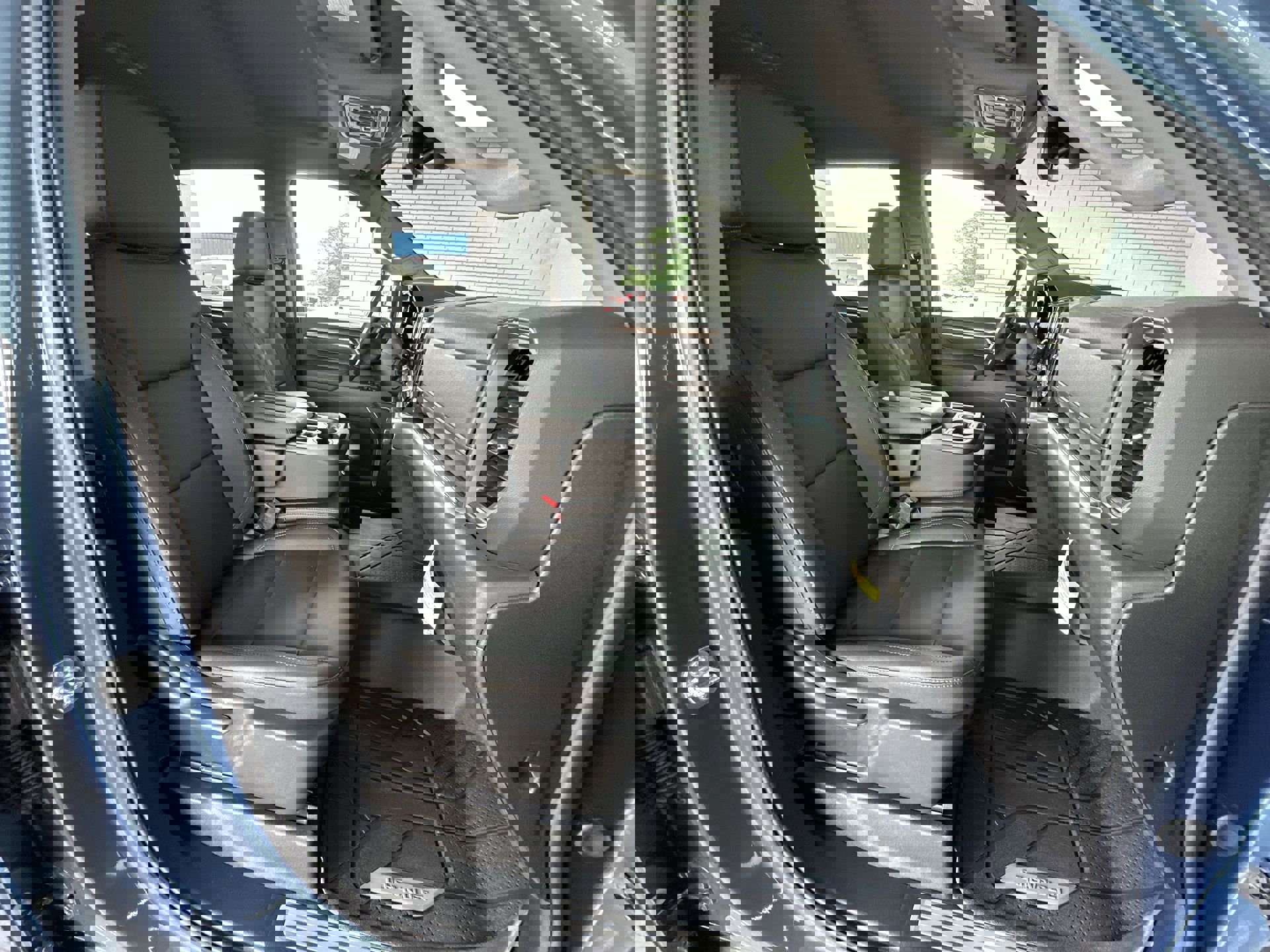 2025 Chevrolet Silverado 3500HD LT photo 26