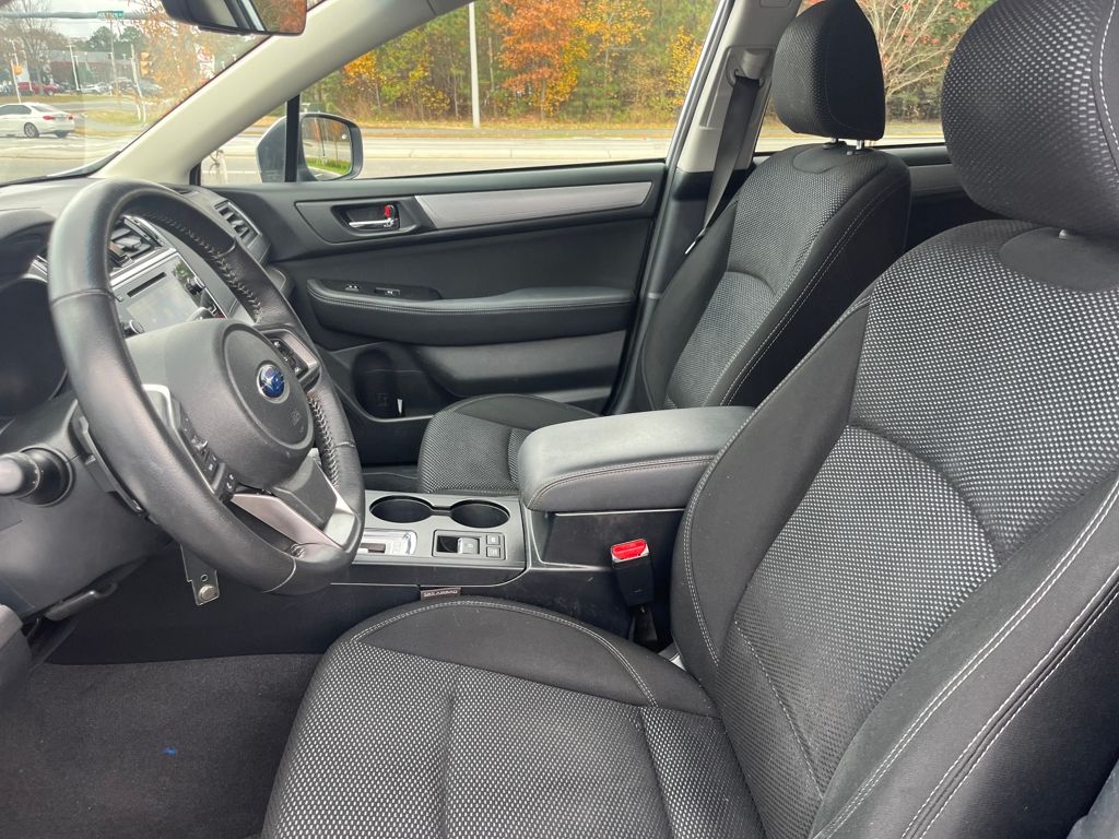 2019 Subaru Outback 2.5i Premium photo 2