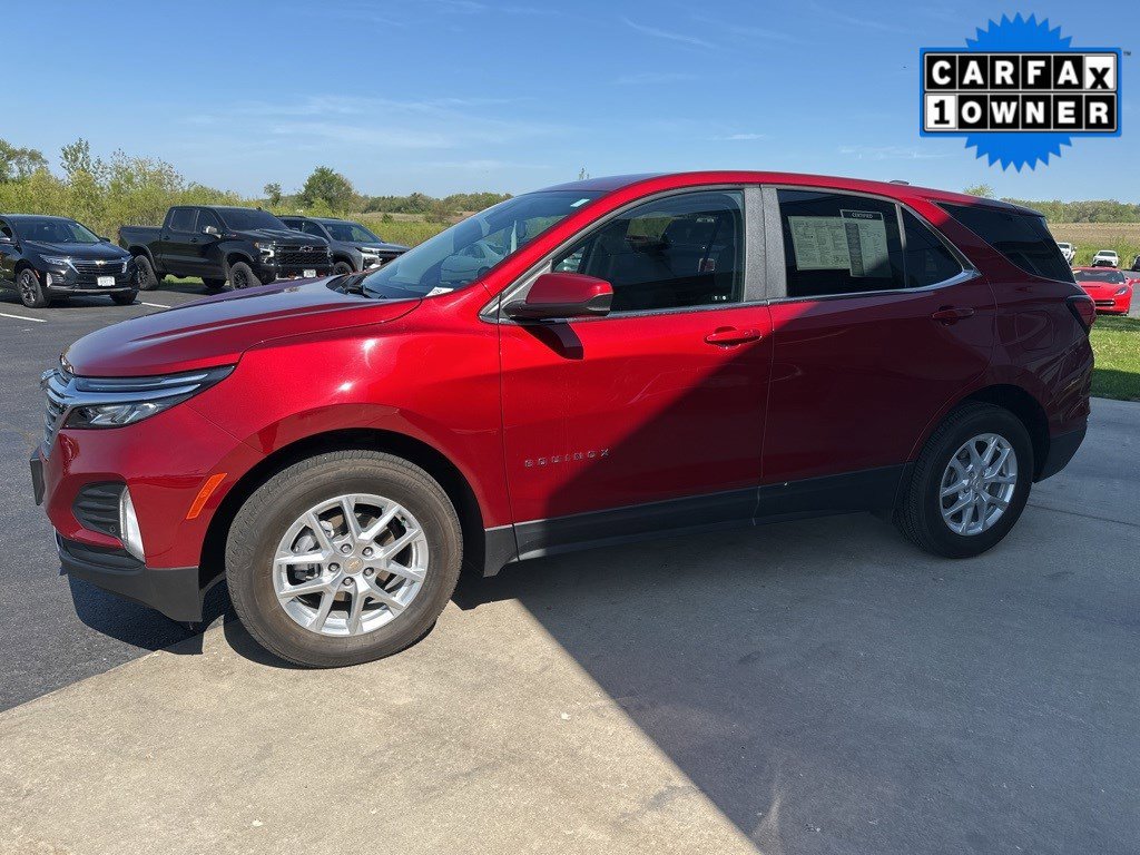2023 Chevrolet Equinox LT photo 3
