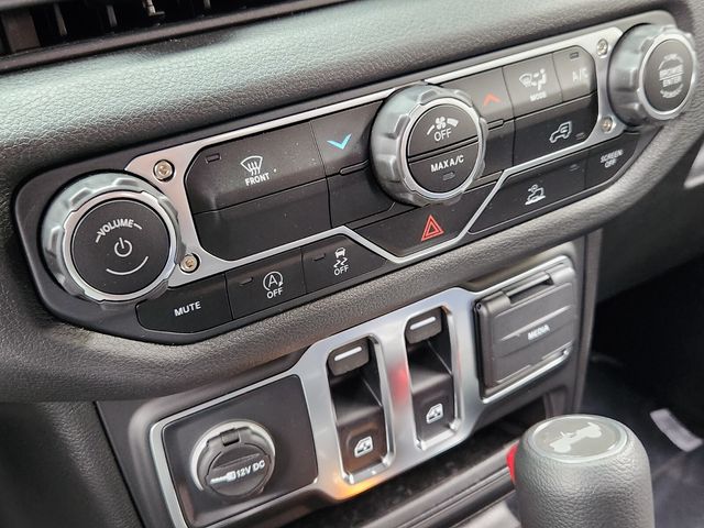 2025 Jeep Wrangler Sport photo 32