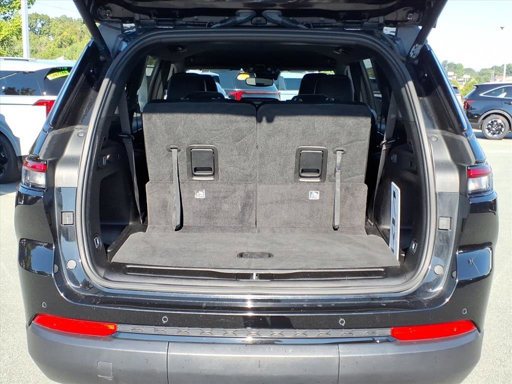 2024 Jeep Grand Cherokee Altitude photo 24