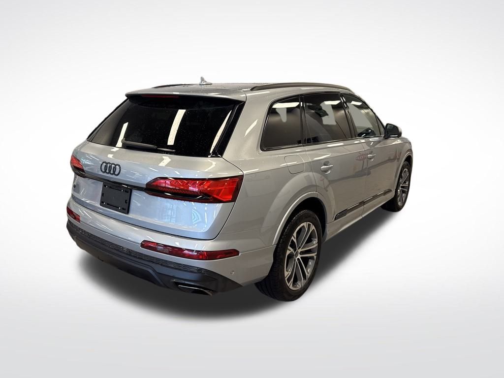 2025 Audi Q7 45 Premium Plus photo 8