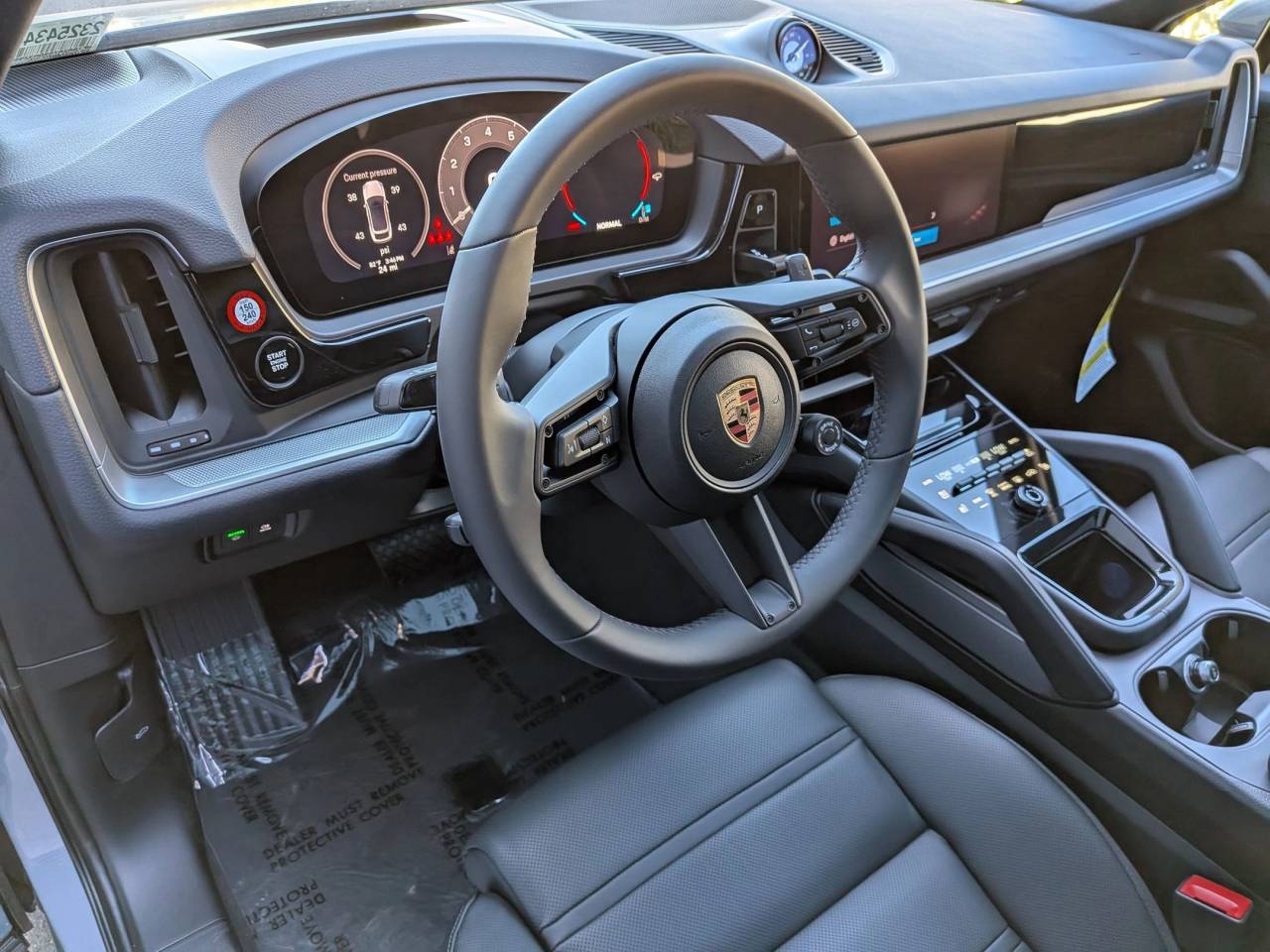 2025 Porsche Cayenne Coupe Base photo 4