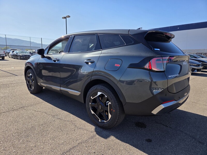 2026 Kia Sportage Hybrid S photo 3