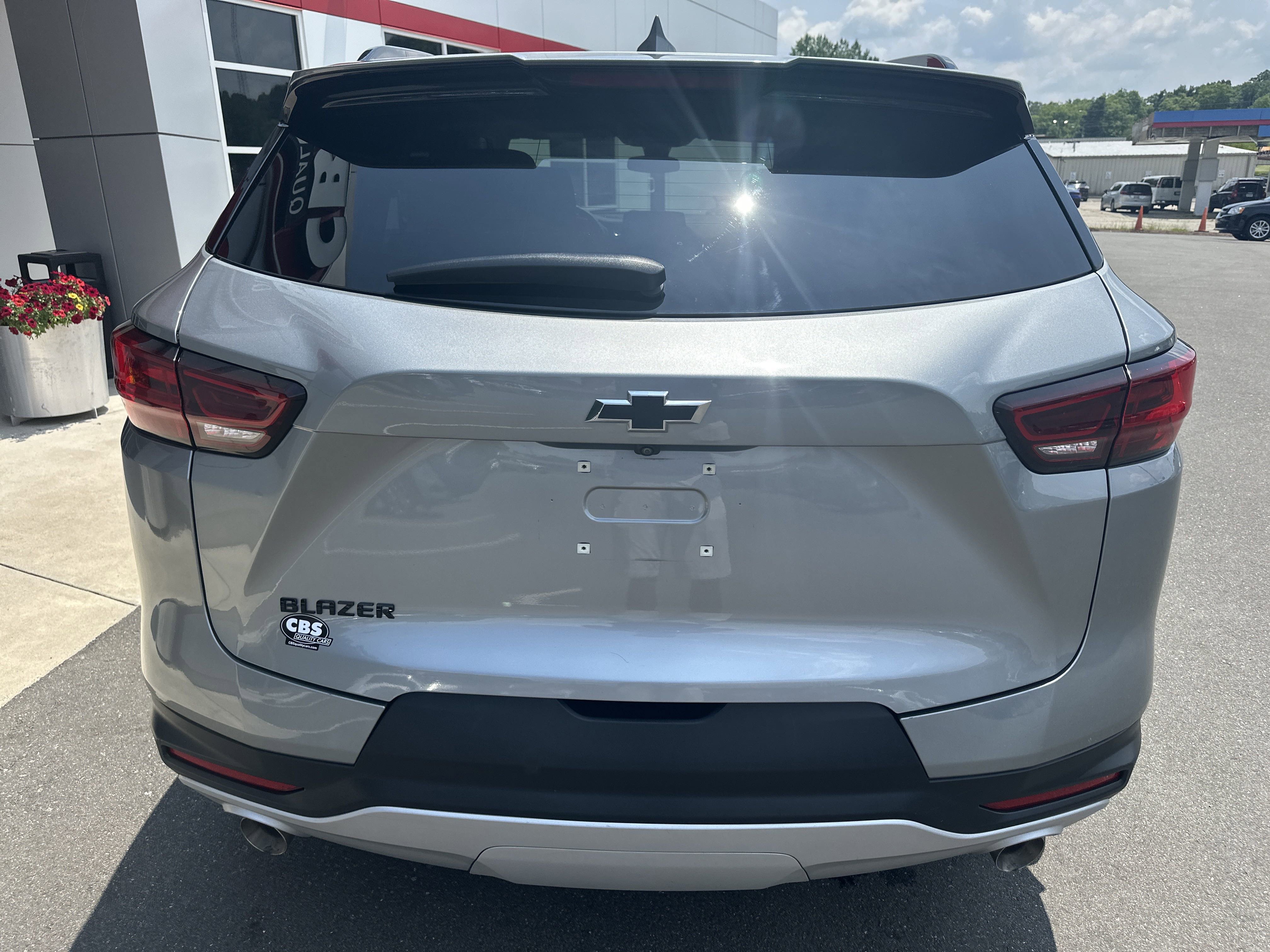 2023 Chevrolet Blazer 2LT photo 2