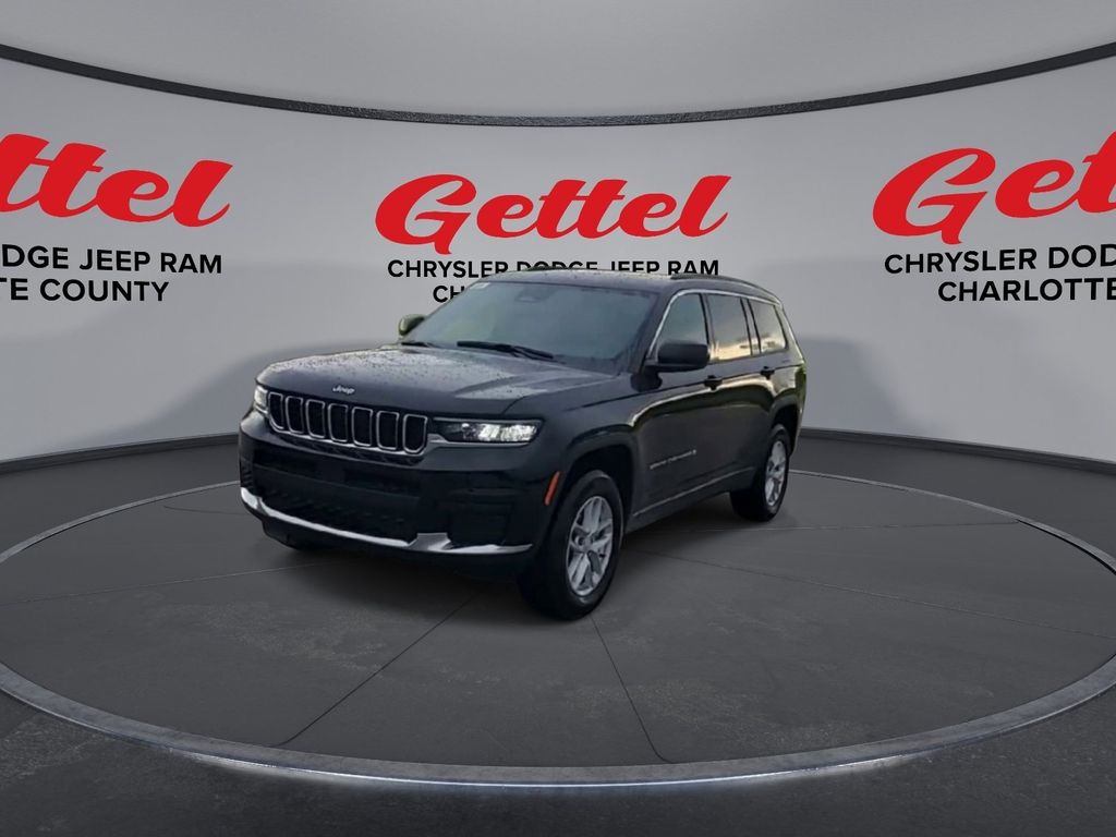 2025 Jeep Grand Cherokee Laredo photo 2