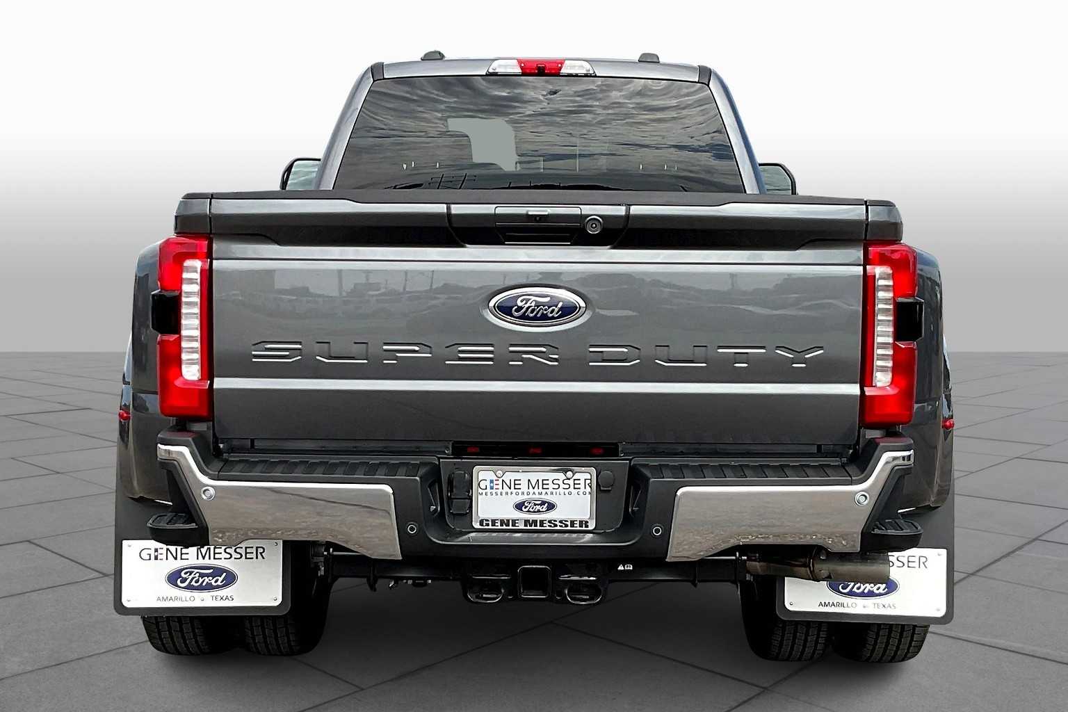 2026 Ford F-350 Lariat photo 4