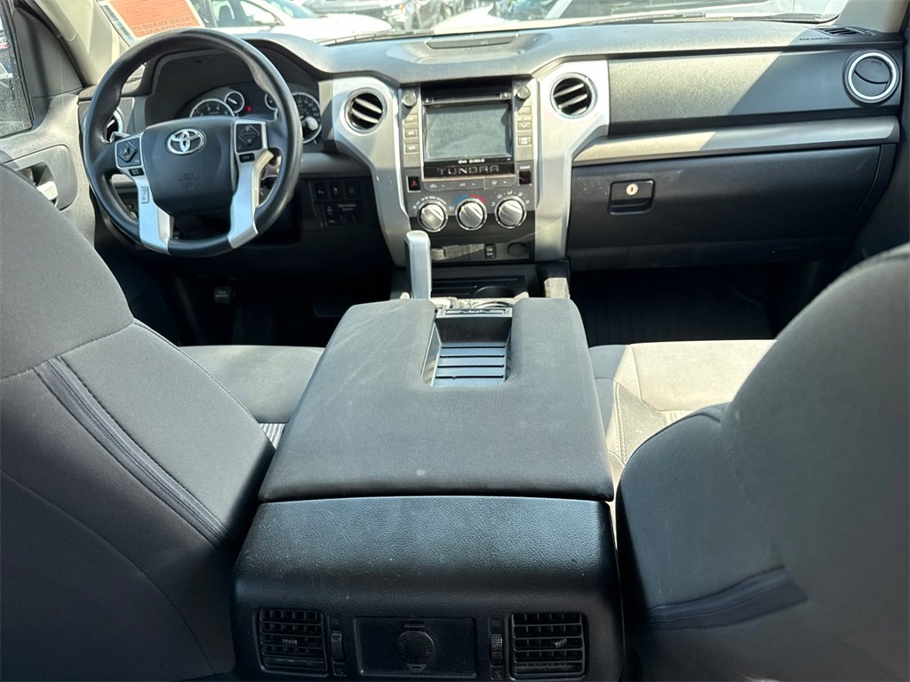 2016 Toyota Tundra SR5 photo 4
