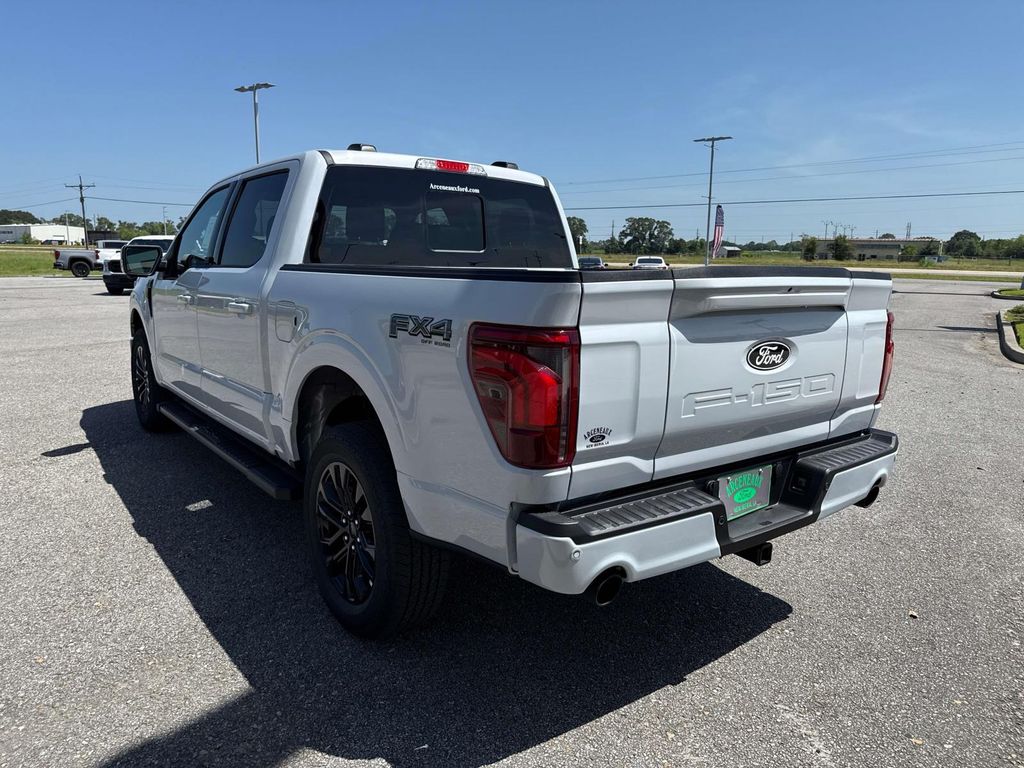 2025 Ford F-150 Lariat photo 3
