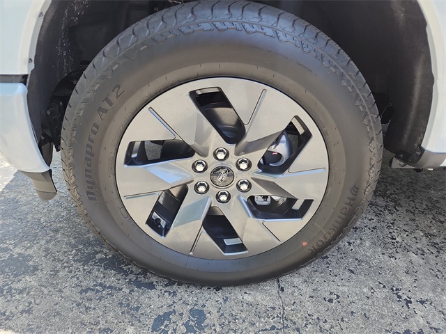 2025 Ford F-150 Lightning photo 29