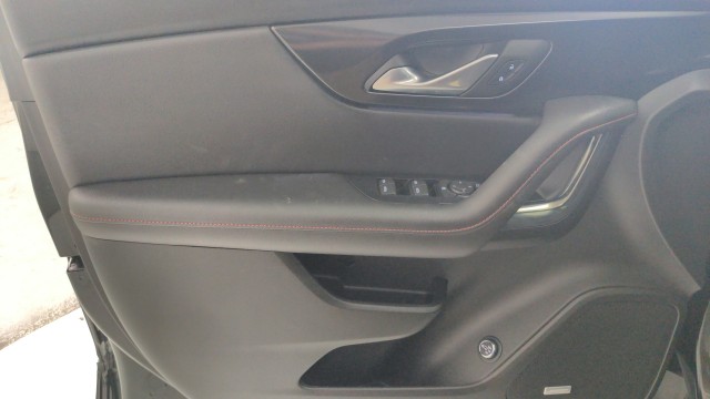 Used 2024 MOSAIC BLACK Chevrolet RS image 28