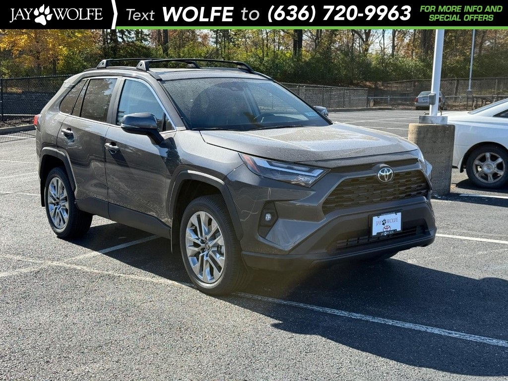 2025 Toyota RAV4 XLE Premium's photo