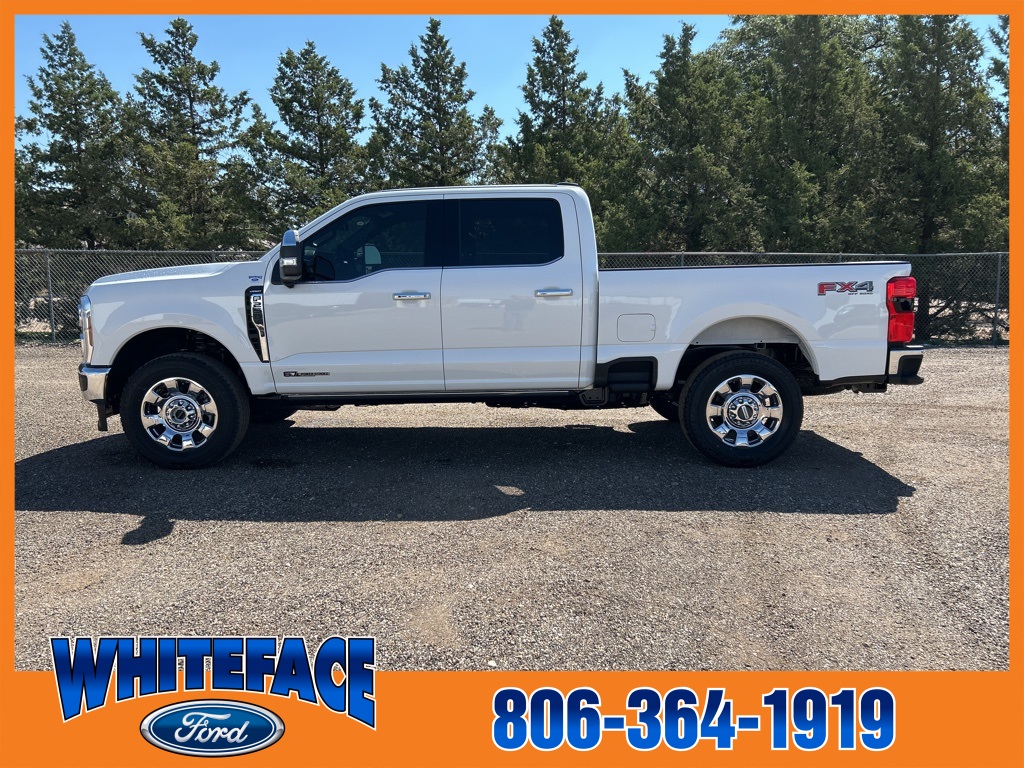 2025 Ford F-250 photo 2