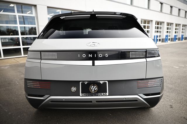 2024 Hyundai Ioniq 5 SE photo 4
