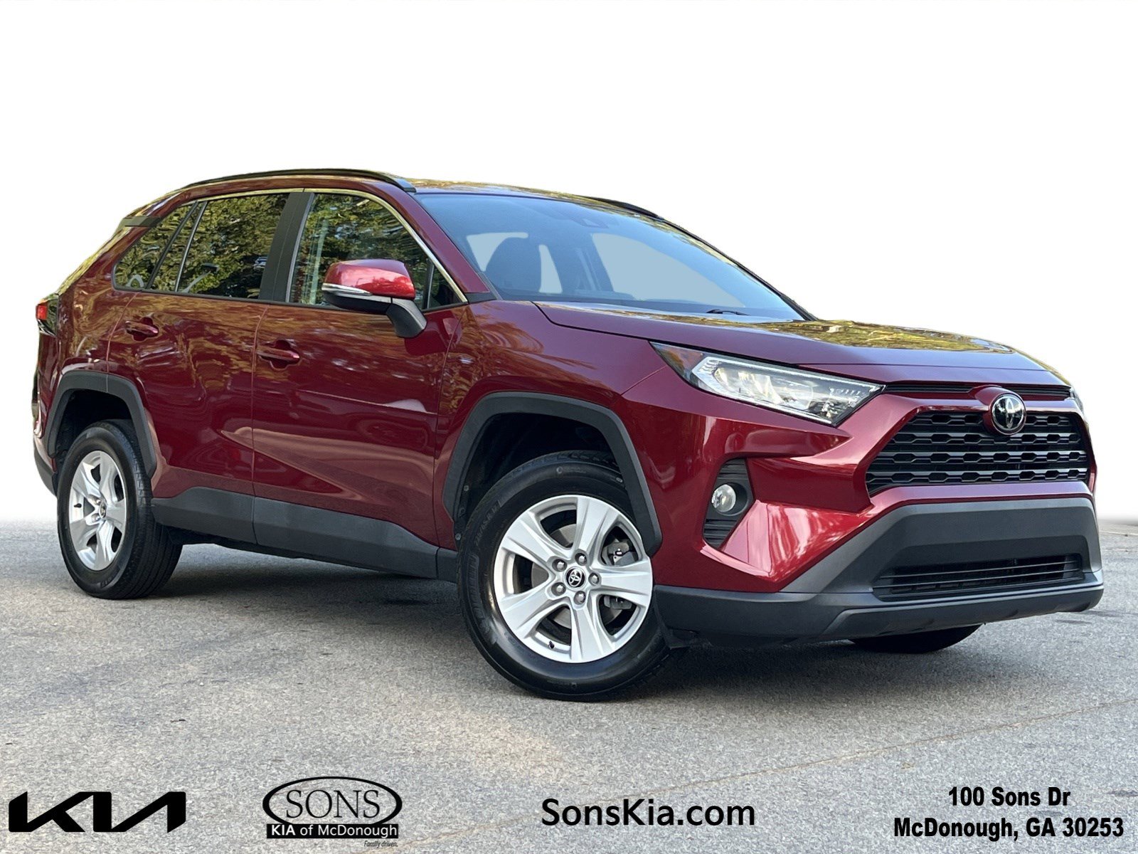 2021 Toyota RAV4 XLE's photo