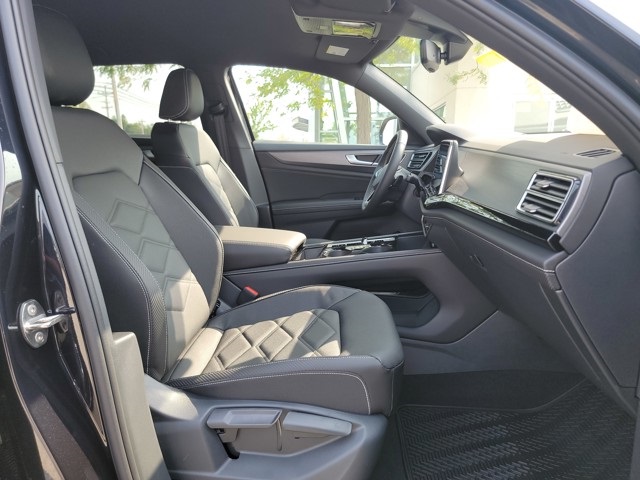 2026 Volkswagen Atlas Cross Sport SE Technology photo 16