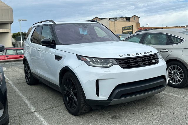Used 2018 Land Rover Discovery HSE with VIN SALRR2RV5JA064515 for sale in Seaside, CA