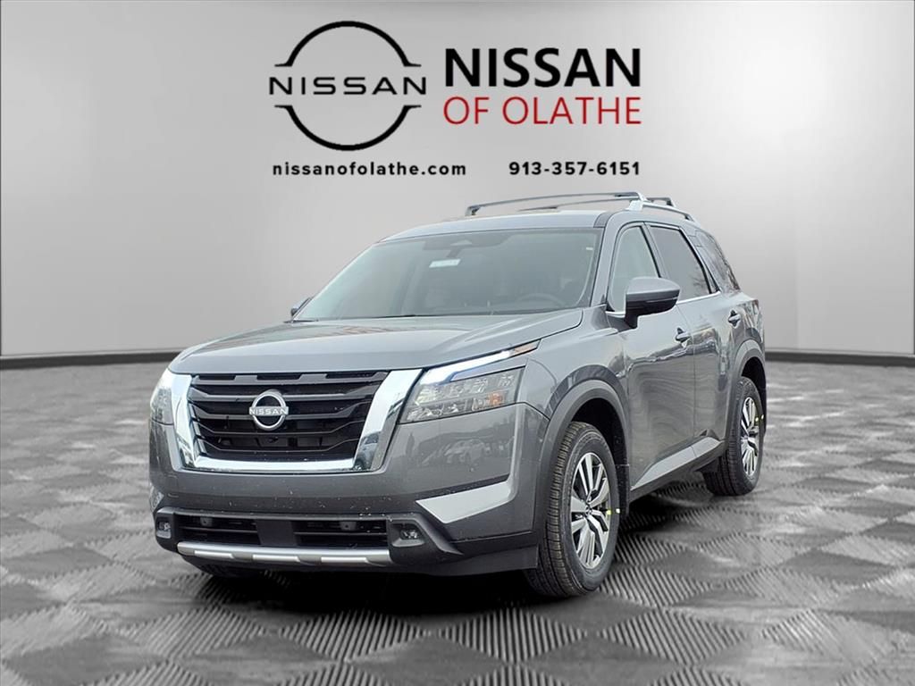 2025 Nissan Pathfinder SL's photo