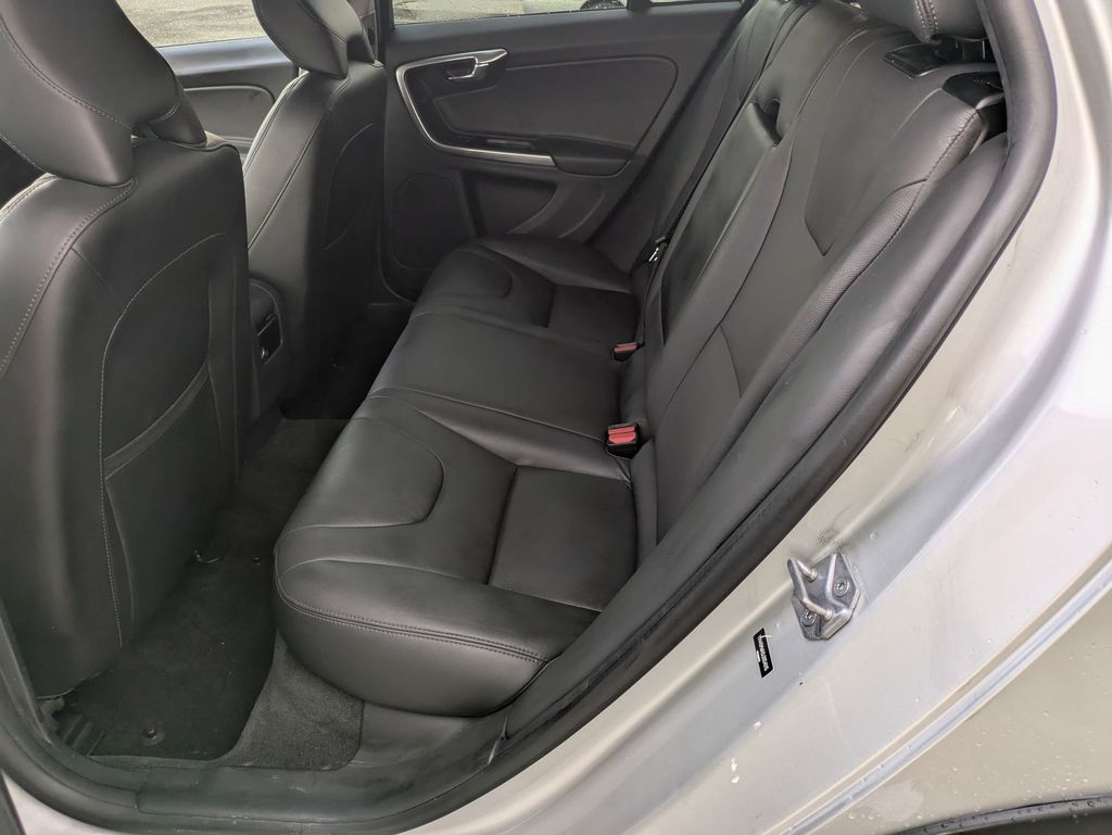 2018 Volvo V60 Cross Country T5 photo 22