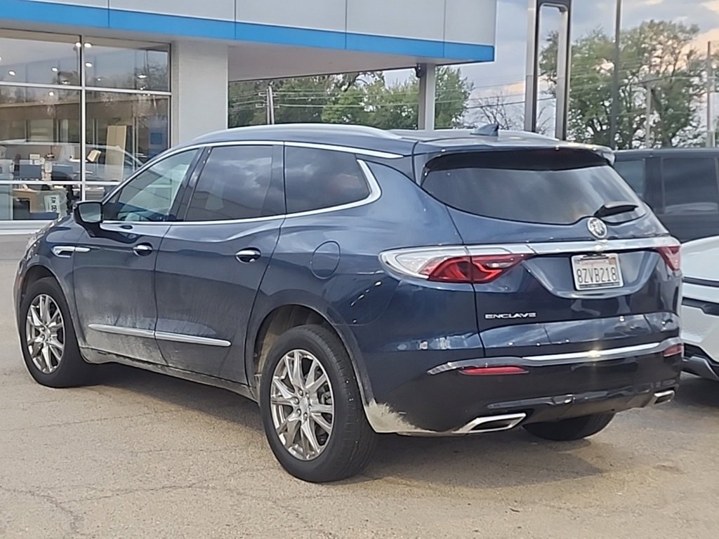2022 Buick Enclave Essence photo 2