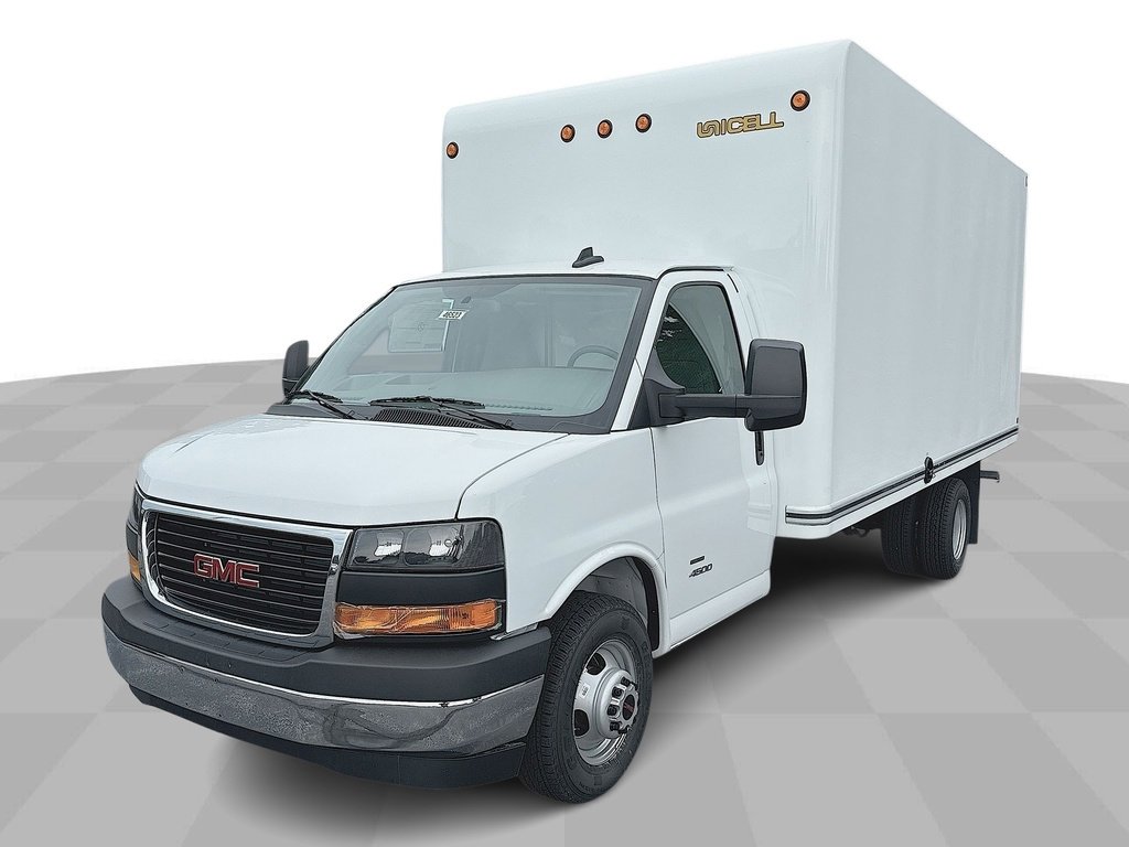 2025 GMC Savana Cutaway Work Van's photo