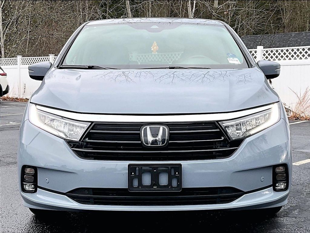 2024 Honda Odyssey Touring photo 2