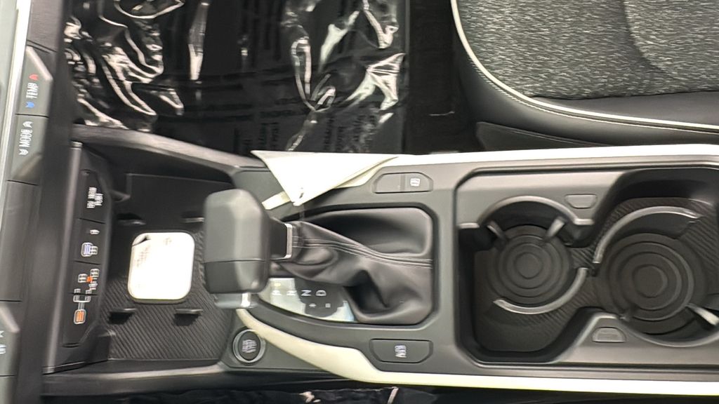 2025 Kia K4 GT-Line photo 23