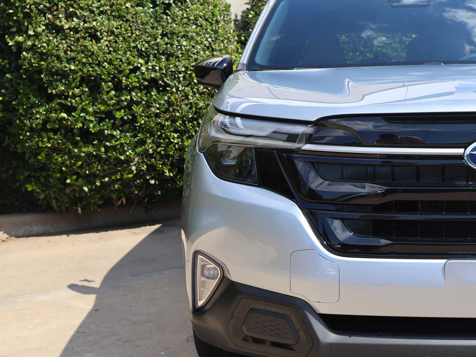 2025 Subaru Forester Touring photo 4