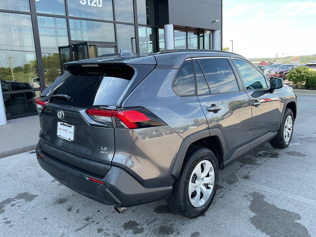 2019 Toyota RAV4 LE photo 8