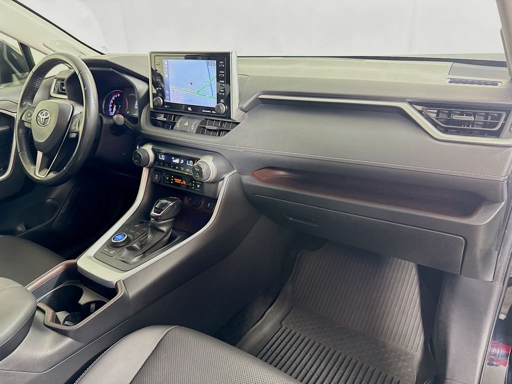 2021 Toyota RAV4 Limited photo 29
