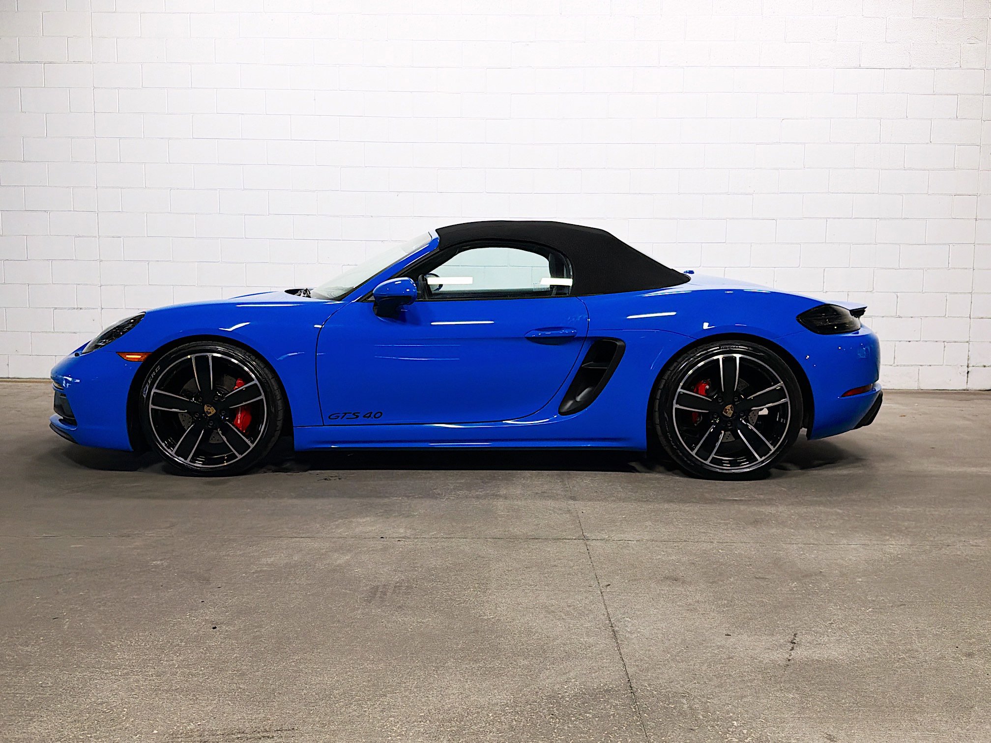 2025 Porsche Boxster GTS 4.0 photo 2