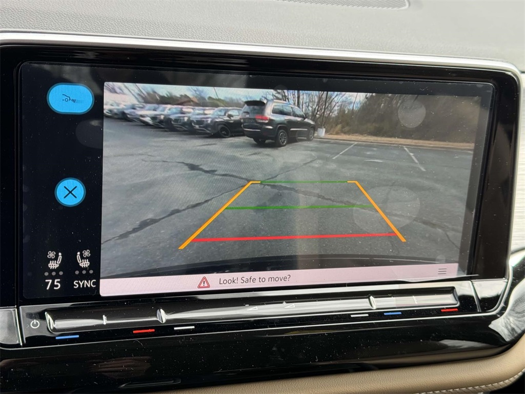 2025 Volkswagen Atlas Cross Sport SE photo 4