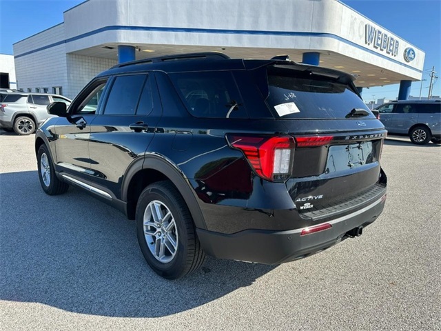 2025 Ford Explorer photo 3