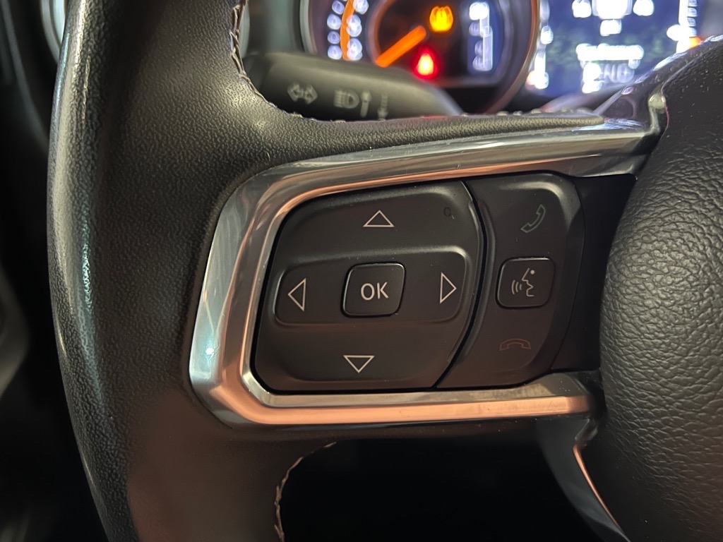 2023 Jeep Gladiator Overland photo 2
