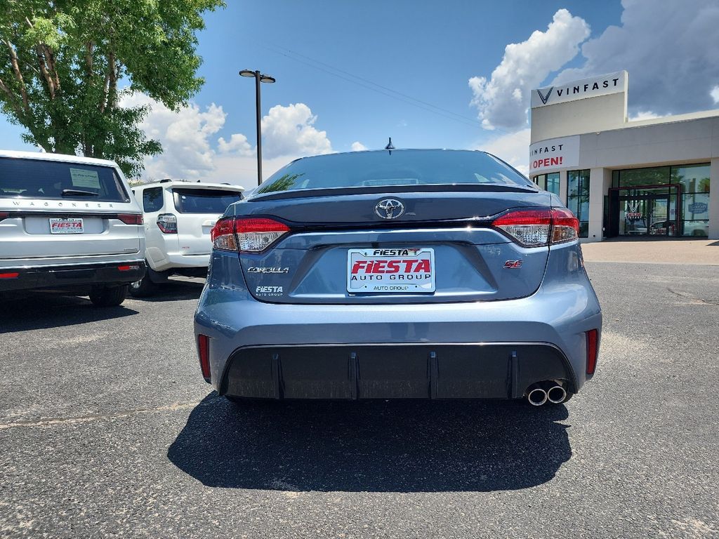 2024 Toyota Corolla SE photo 3