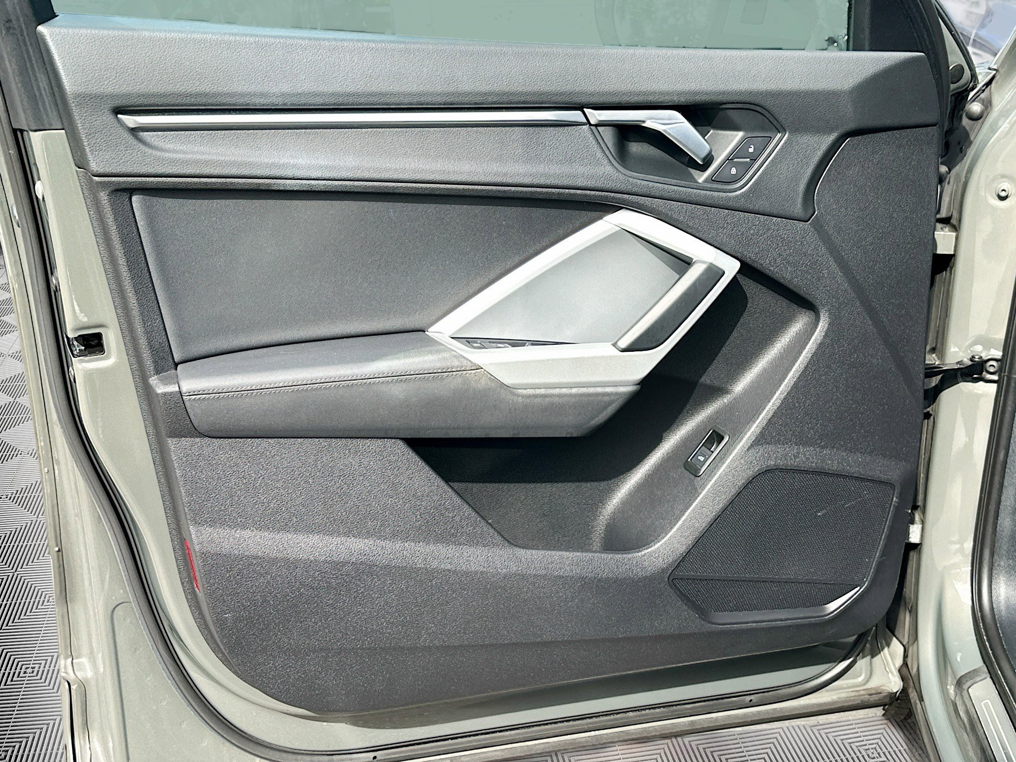 2020 Audi Q3 S line Premium photo 20