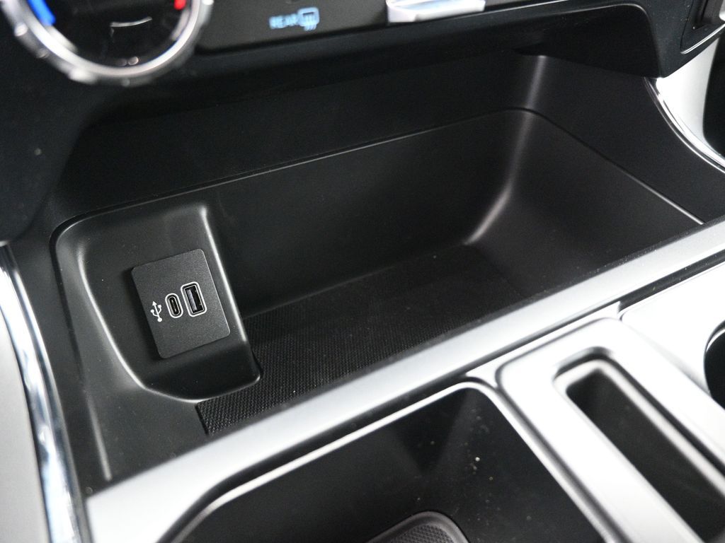 2025 Ford F-150 XLT photo 15