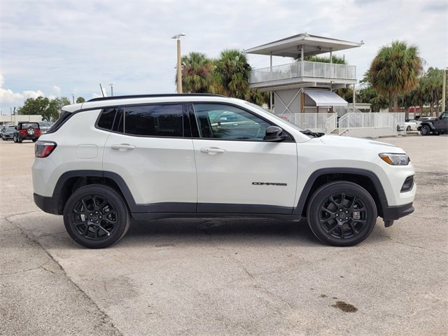 2026 Jeep Compass Latitude Altitude Special Edition photo 4