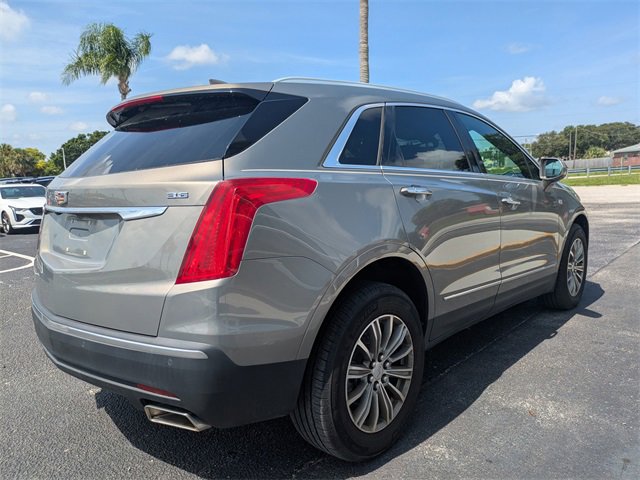 2017 Cadillac XT5 Luxury photo 3