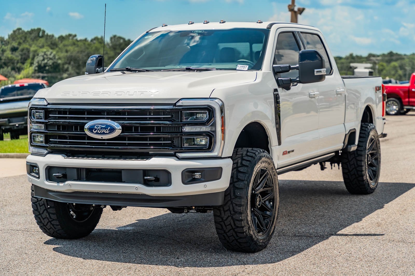 2025 Ford F-350 Platinum photo 3