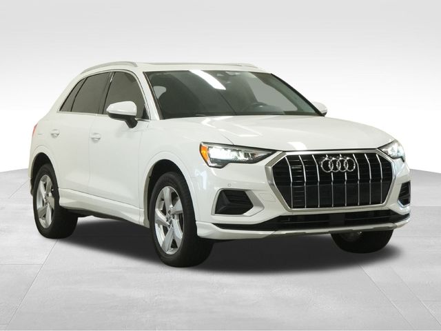 2020 Audi Q3 45 TFSI Premium photo 2