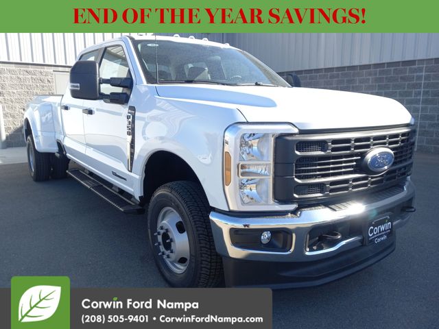 2026 Ford F-350 Super Duty XL's photo