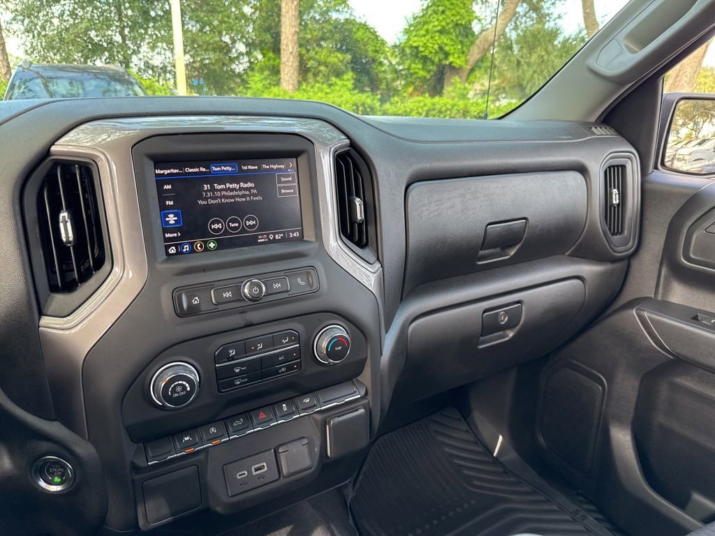2023 Chevrolet Silverado 1500 Custom photo 31